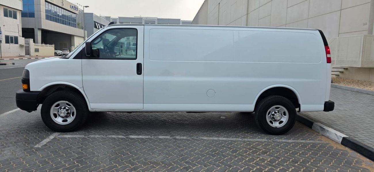 GMC Savana 3500 HD PETROL