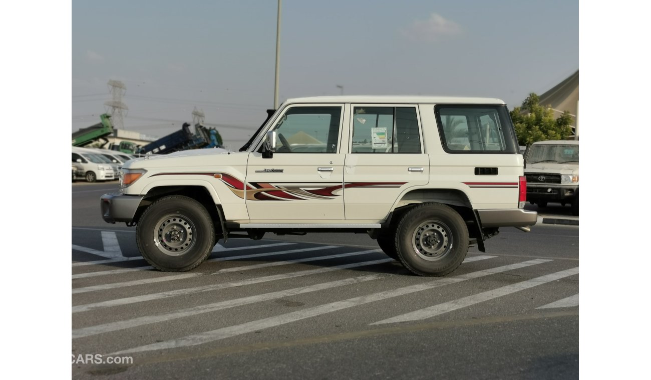 تويوتا لاند كروزر هارد توب 4.5L, 16' Tyre, Central Door Lock System, Power Window, Power Mirror, 4WD Gear Box, CODE-LCWH20