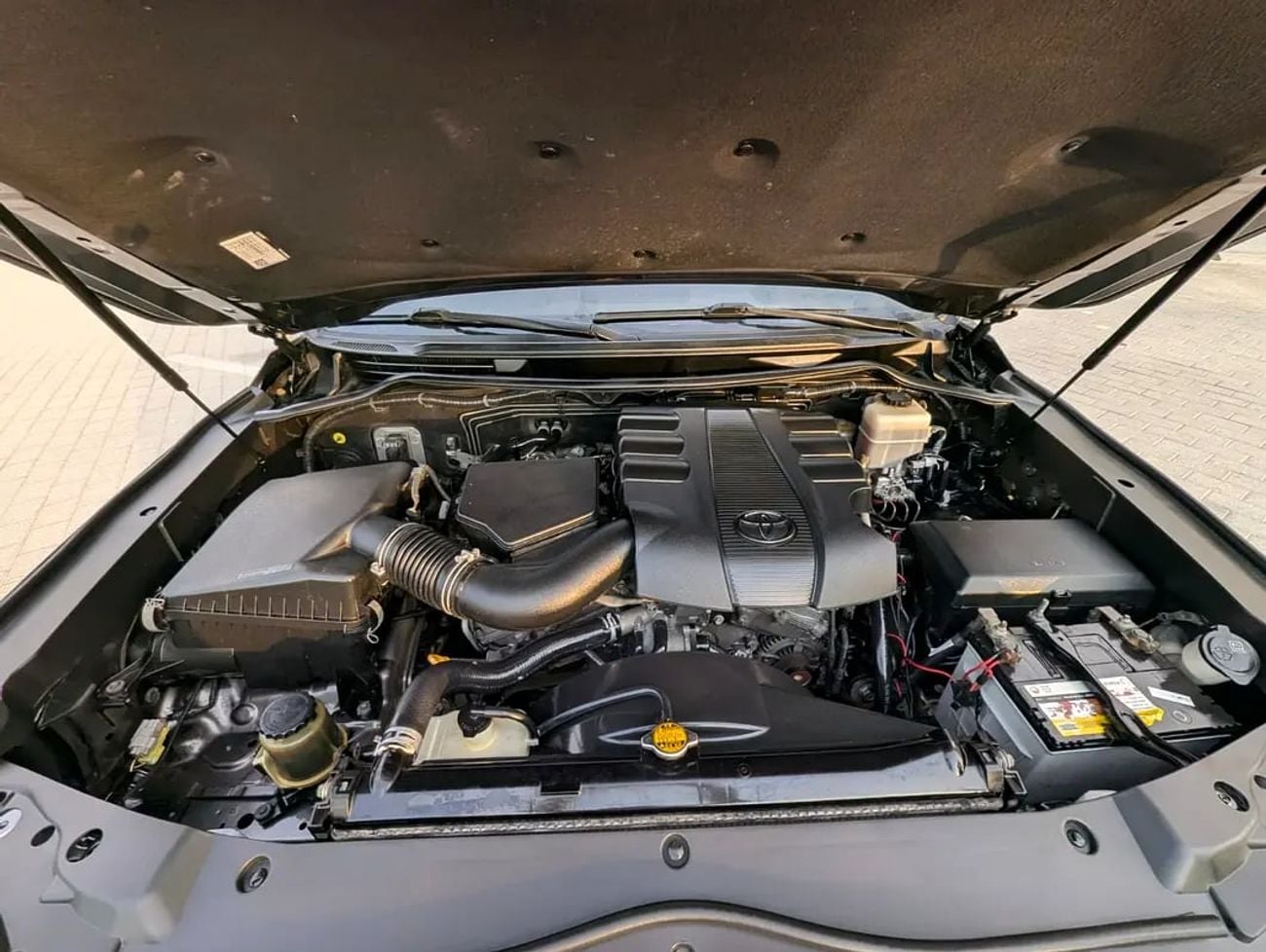 تويوتا لاند كروزر GXR Facelifted 2025 With Interior and Exterior V6 4.0L Full Option