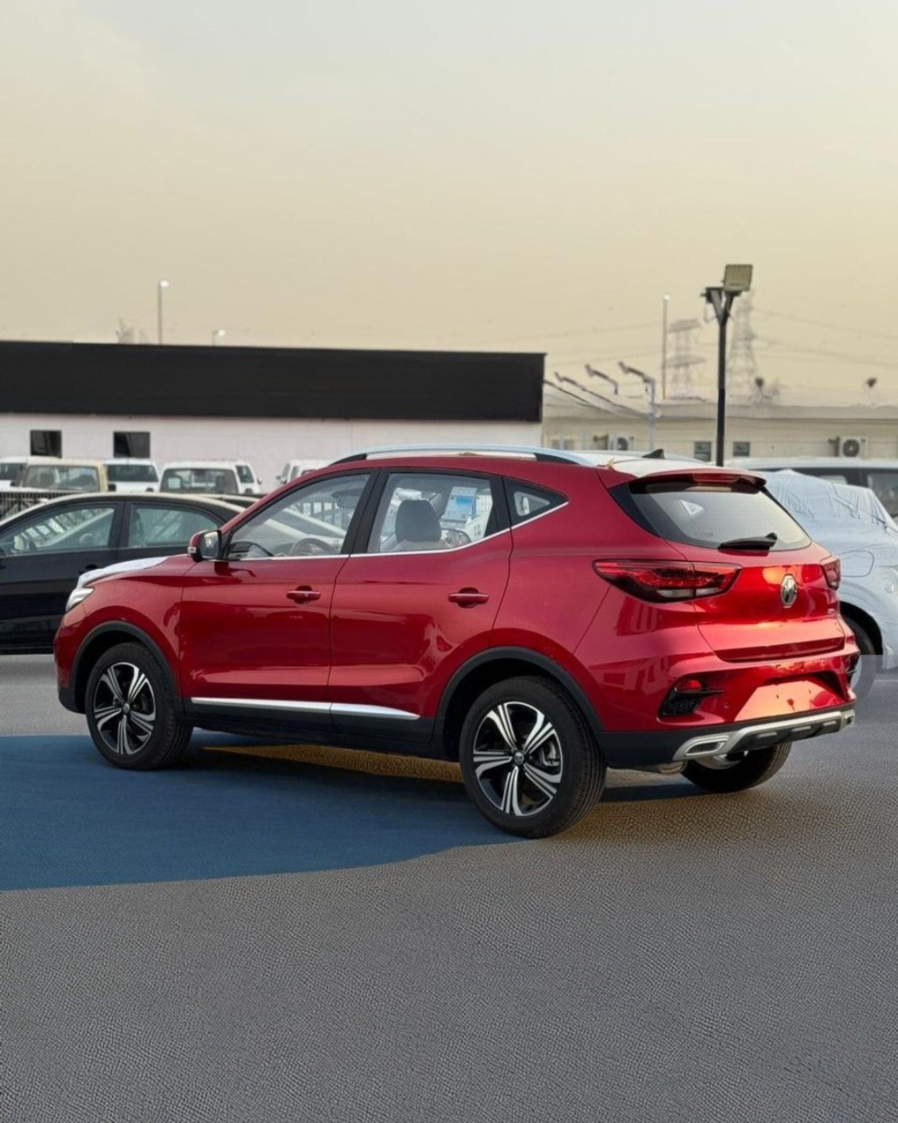 MG ZS MG ZS 1.5L (LUXURY) - 2025 MODEL RED COLOR