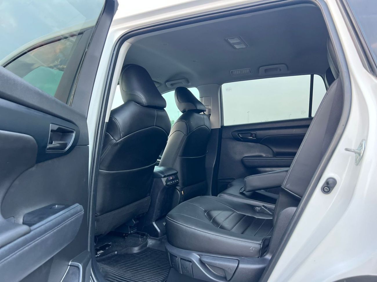 Toyota Highlander 2023 Toyota Highlander LE+  - 2.4L V4 Turbo FWD -  Rear Camera - Leather seat - 7 Seats