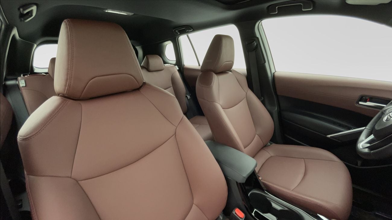 تويوتا كورولا كروس GLI 1.8 | بدون دفعة مقدمة | اختبار القيادة في المنزل