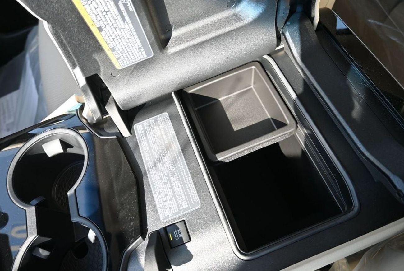 تويوتا لاند كروزر GXR4 3.5L Toyota Land Cruiser GX-R 4.0L V6 Petrol, 4WD