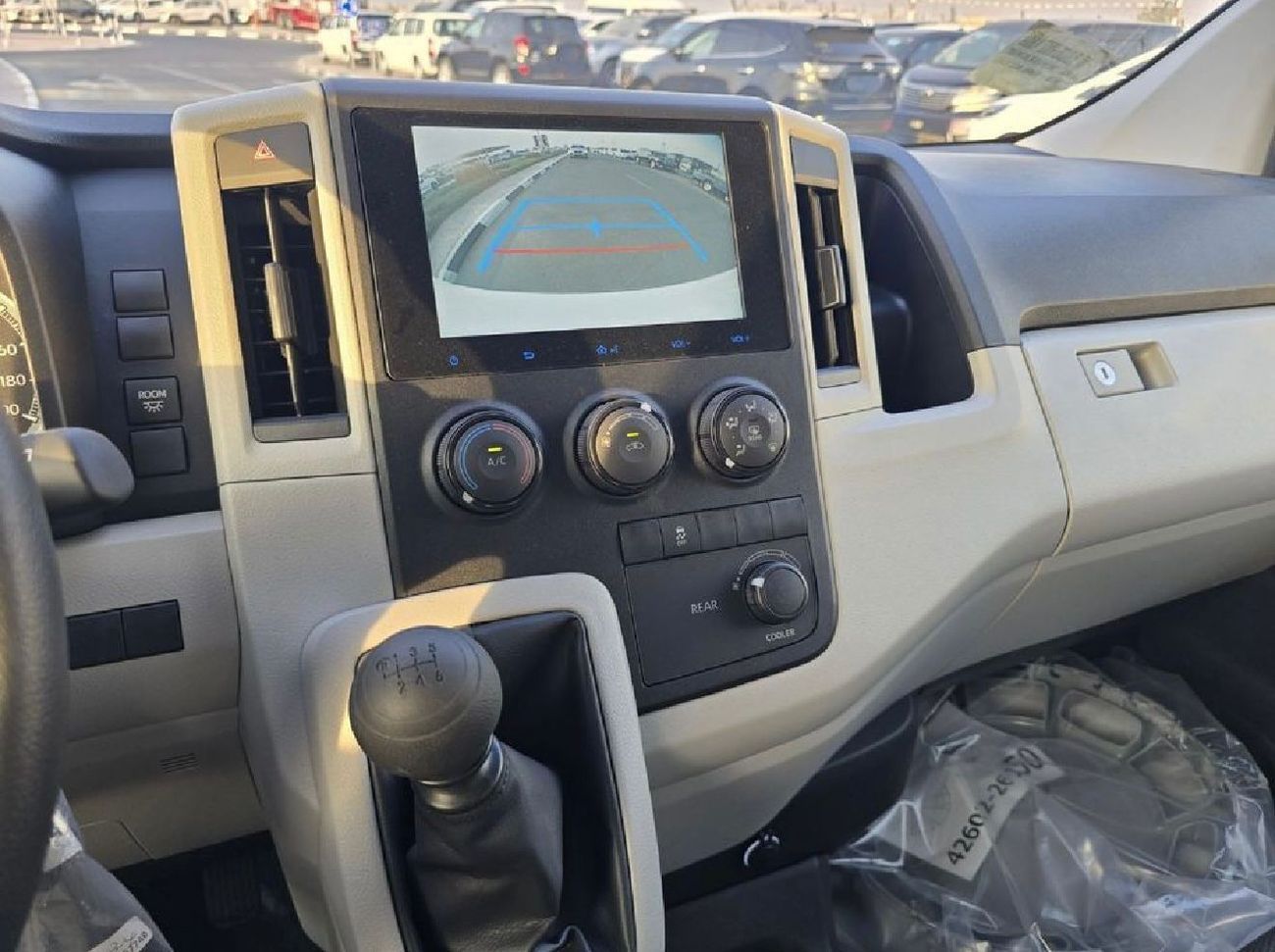 Toyota Hiace DLS-HIGH ROOF commuter 2.8L M/T