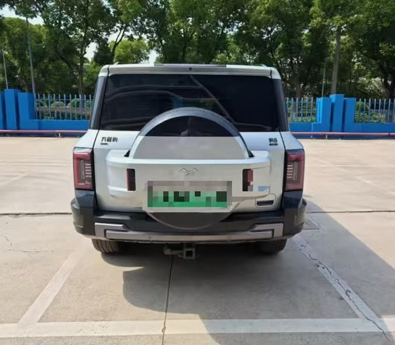 بي واي دي ليوبارد 8 smart & brave flagship edition (6 seater)