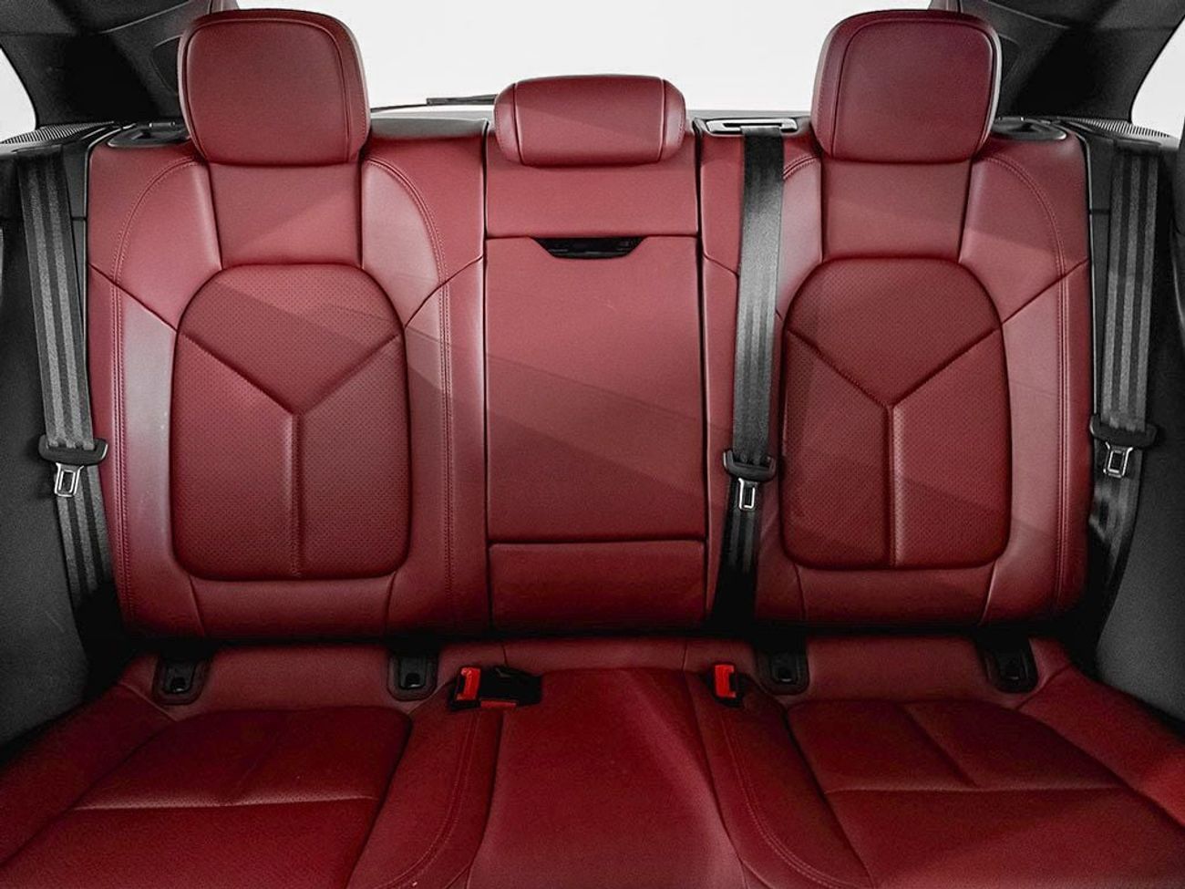 بورش ماكان Std 2.0L (260 HP)