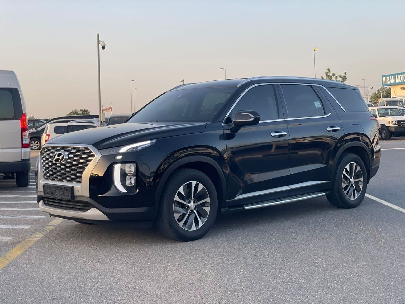 Hyundai Palisade 2021 Hyundai Palisade SEL premium 3.8L V6 - 4x4 AWD -korean Specs Orignal Paint With  Parking sensor