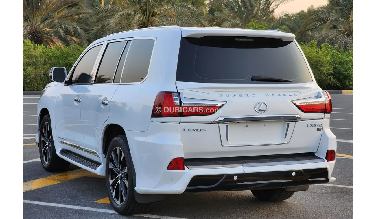 Lexus LX 570 facelifted
