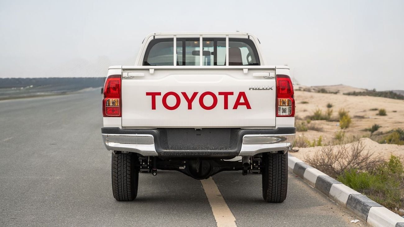 Toyota Hilux GL TOYOTA HILUX 2.4 SINGLE CABIN BASIC 4X4 MT -2026YM