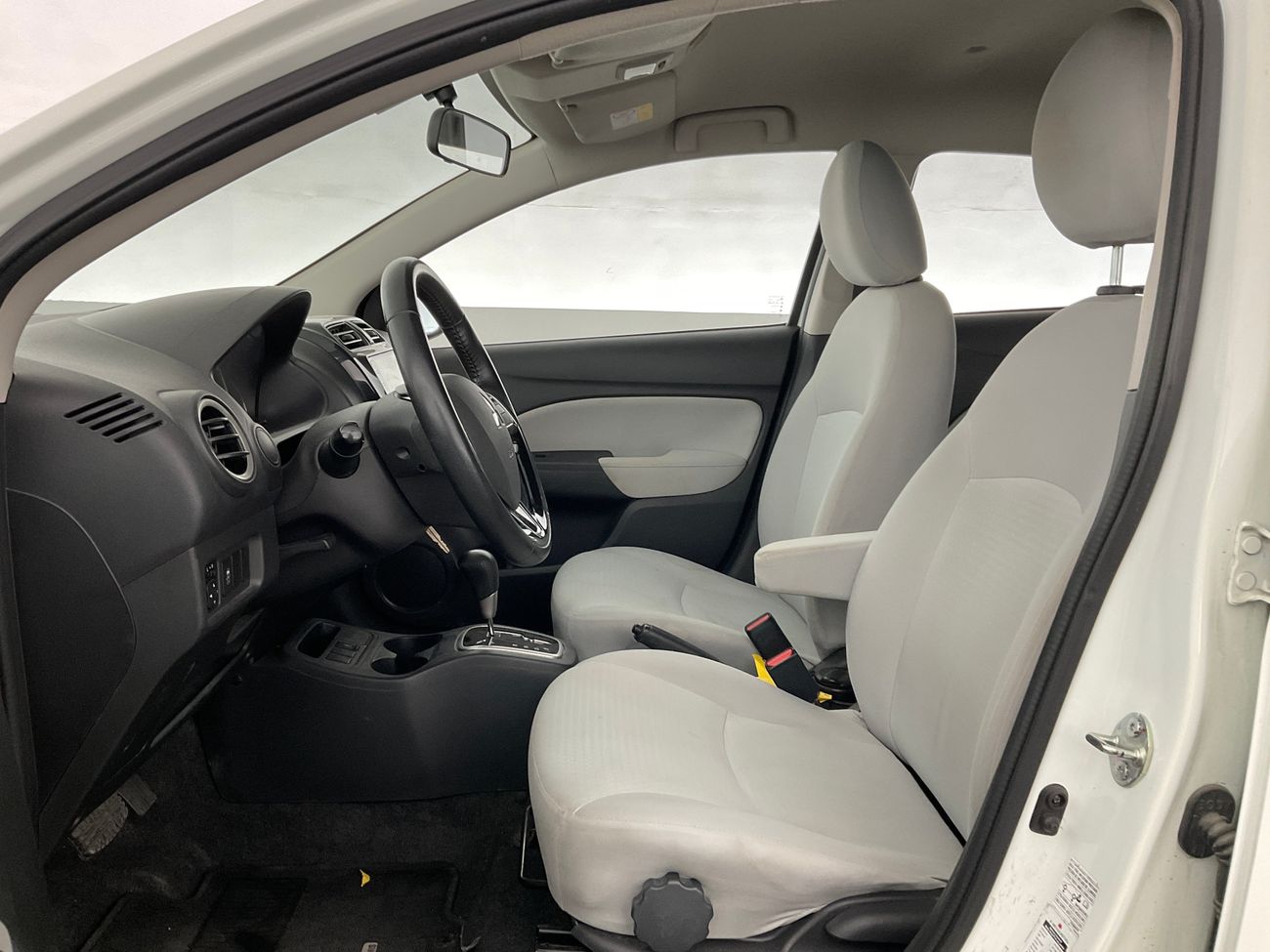 ميتسوبيشي اتراج GLX Full | شامل الضمان | 0 ﺪﻔﻋﺓ ﺃﻮﻟﻯ