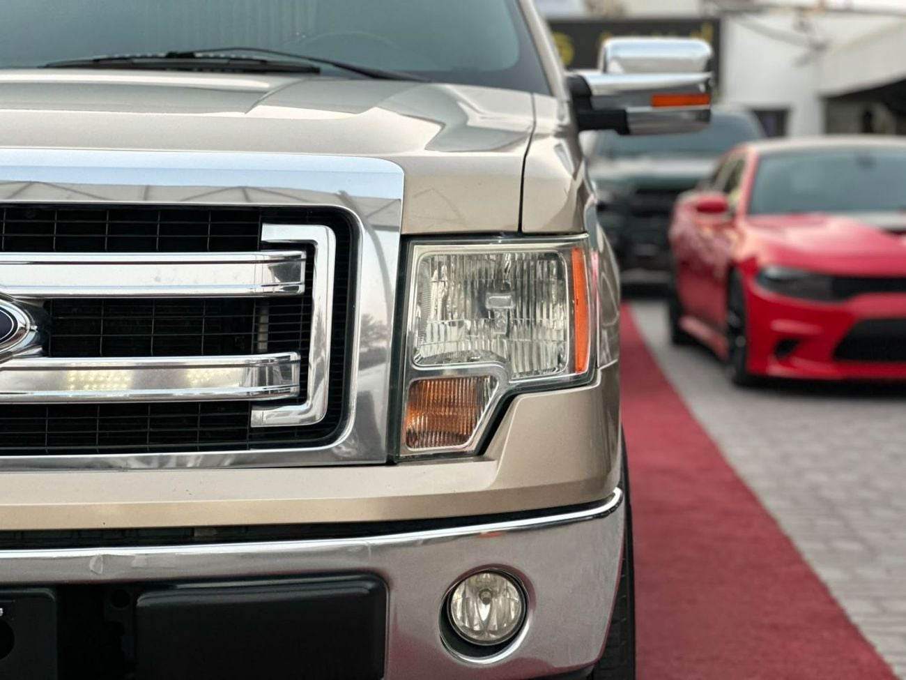 Ford F-150 XLT CREW CAB