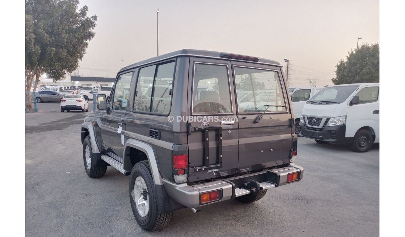 Toyota Land Cruiser 70 4.0L V6 2doors (Winch + Alloy Wheels)