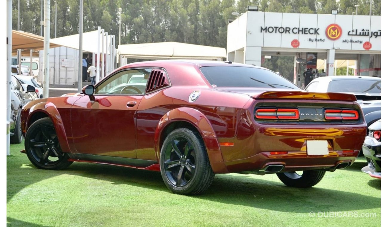 دودج تشالينجر Challenger R/T V8 5.7L 2018/ Original AirBags/SunRoof/Leather Interior/Wide Body/Good Condition