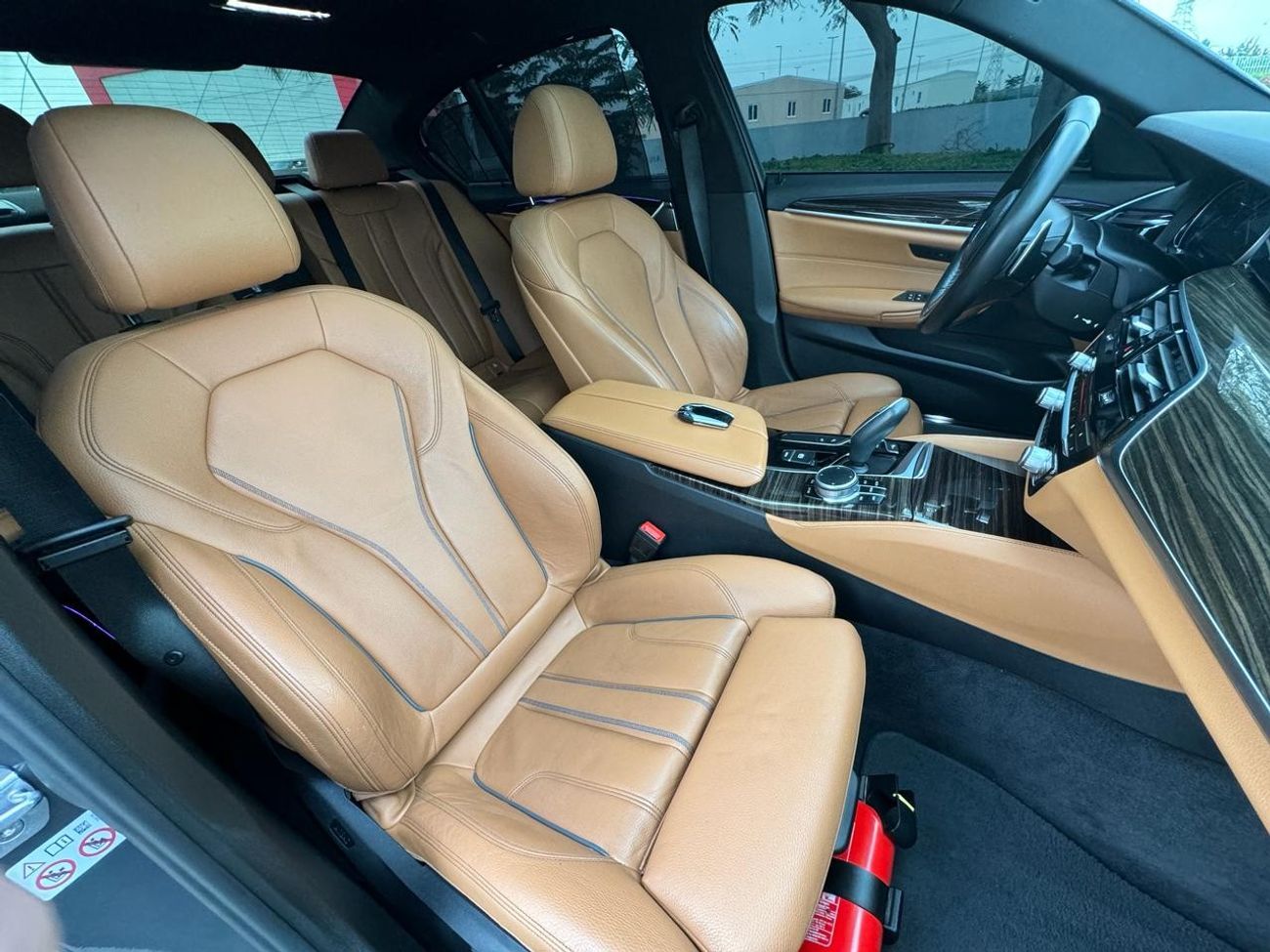 بي أم دبليو 520i GREAT OFFER BMW 520i M KIT 2018 GCC FULL OPTIONS