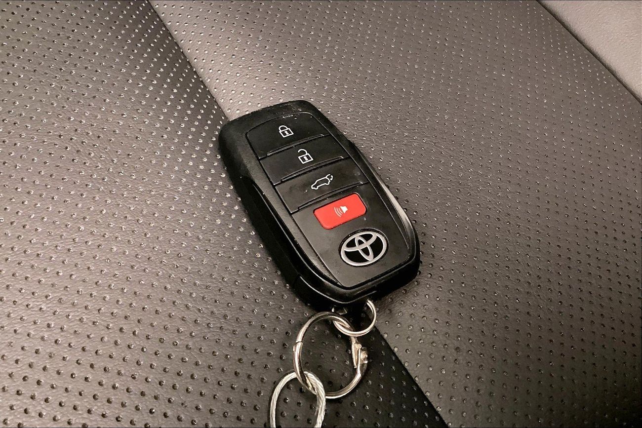 تويوتا لاند كروزر GXR | شامل الضمان | 0 ﺪﻔﻋﺓ ﺃﻮﻟﻯ