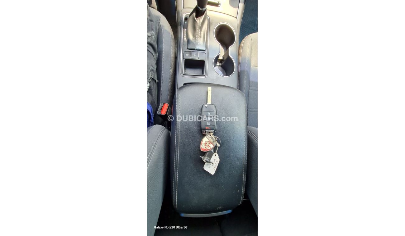 كيا سورينتو السيارة جيدة جدا ونظيفة