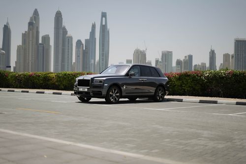 Rolls-Royce Cullinan 6.75L Twin-Turbo (563 HP)
