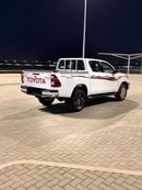 تويوتا هيلوكس SR5
