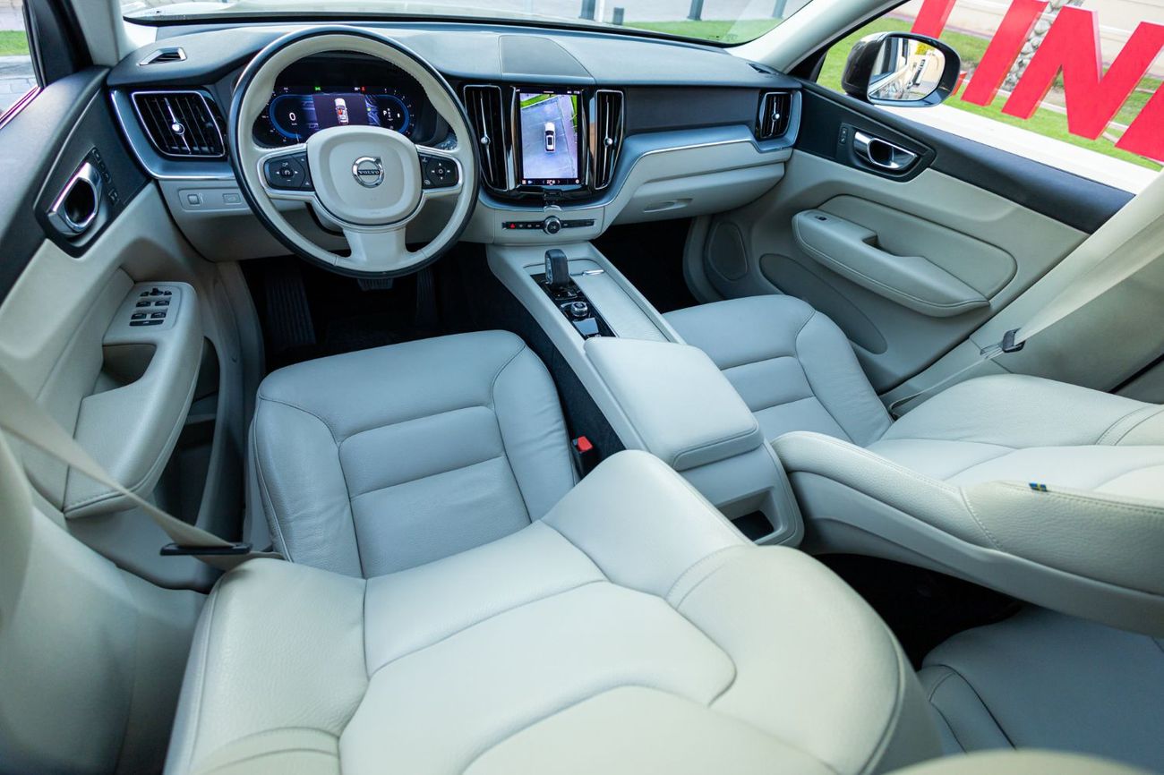 Volvo XC60 Momentum 2.0L AWD