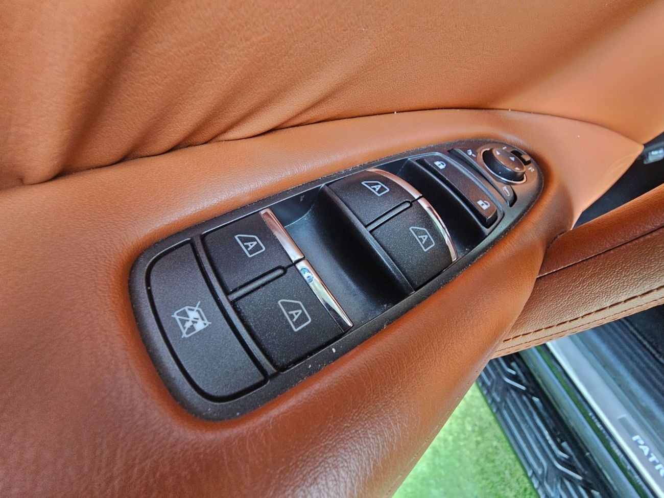 Nissan Patrol NISSAN PATROL / GCC LOW MILEAGE /  PPF PROTECTED / SINGLE OWNER