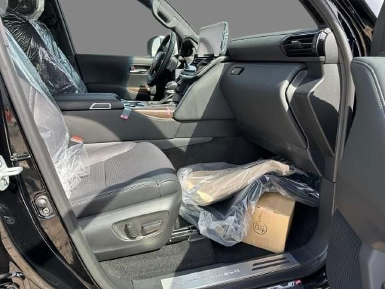 Toyota Land Cruiser 2025 Toyota Land Cruiser VX 3.5L AT Hybrid (High)