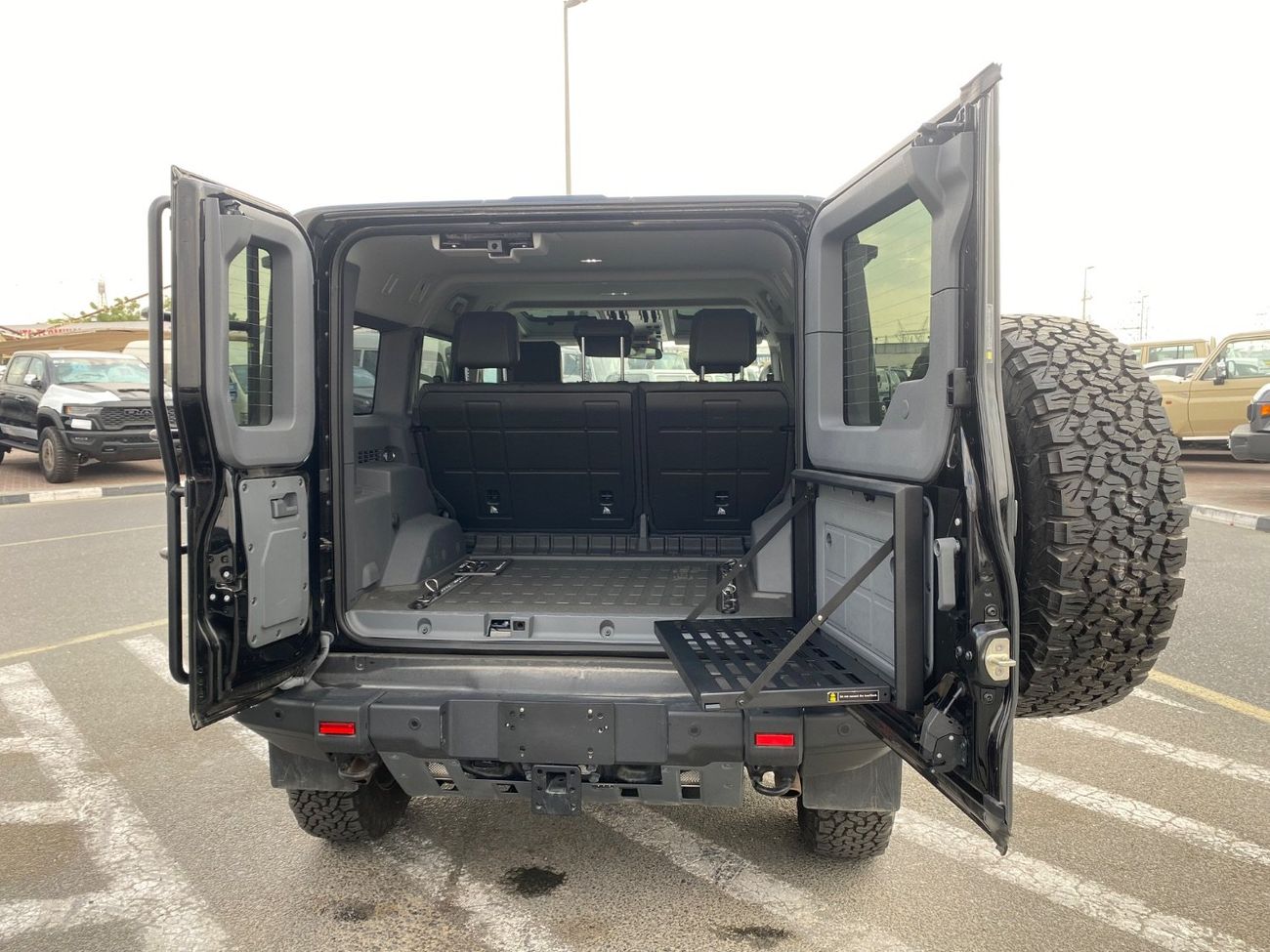 إينيوس غرينادير QuarterMaster