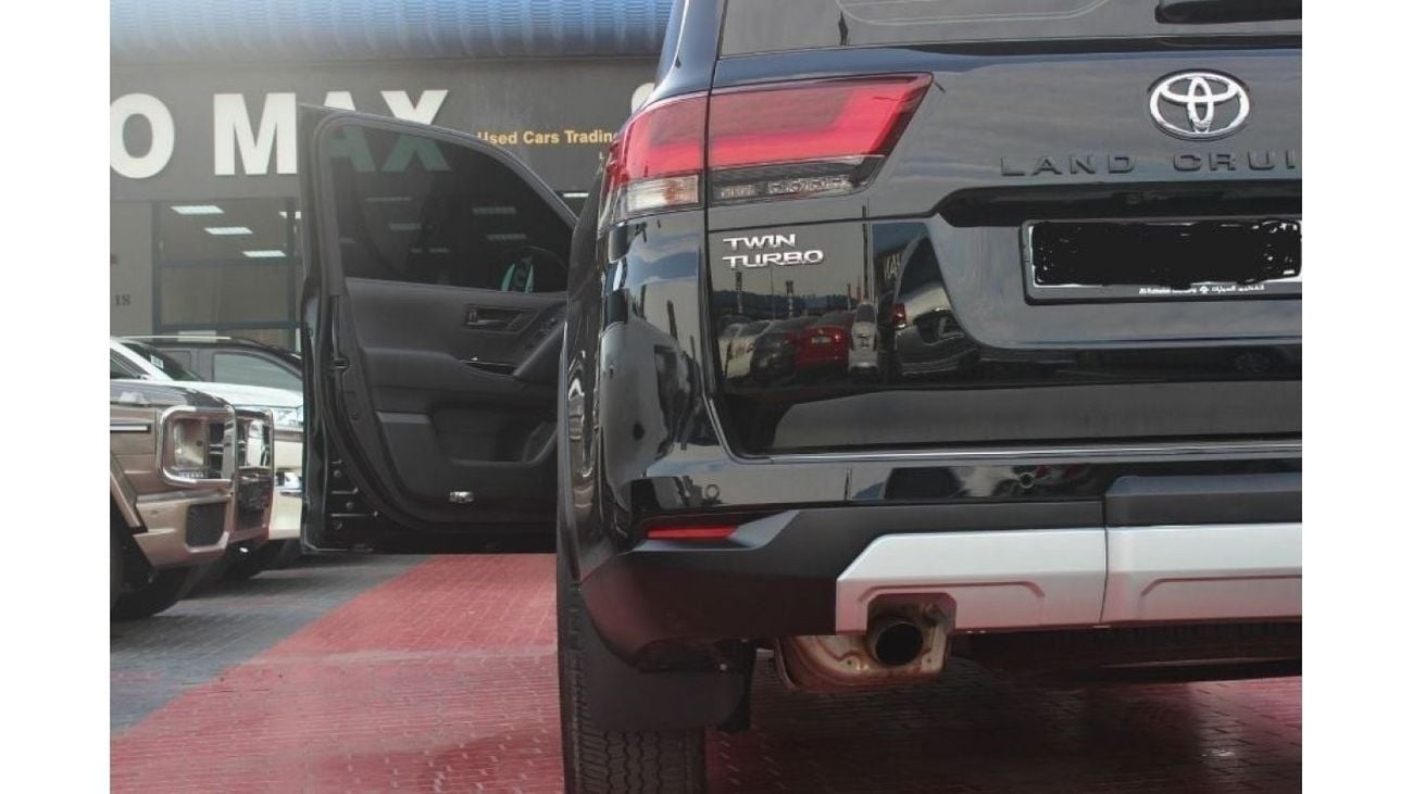 تويوتا لاند كروزر V6 4.0L, Mid Option Convert To GR Sport ,GCC