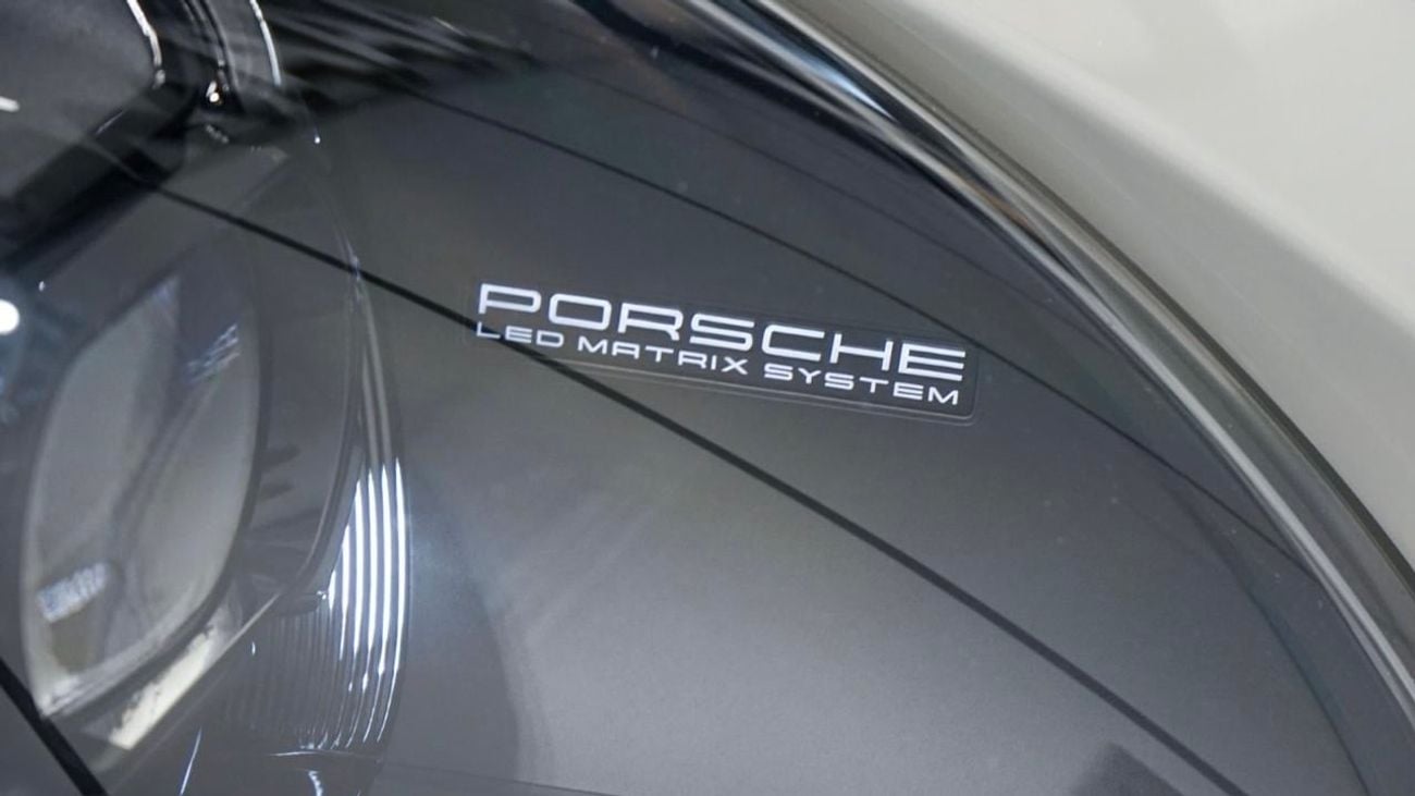 بورش 911 Turbo S 3.8L (640 HP) Coupe