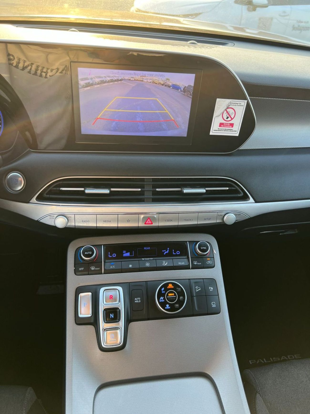 Hyundai Palisade 2022 Hyundai Paliside Gcc specs - 3.5L V6 -AWD 4x4 - Rear Camera & Sensor  - 7 Seater