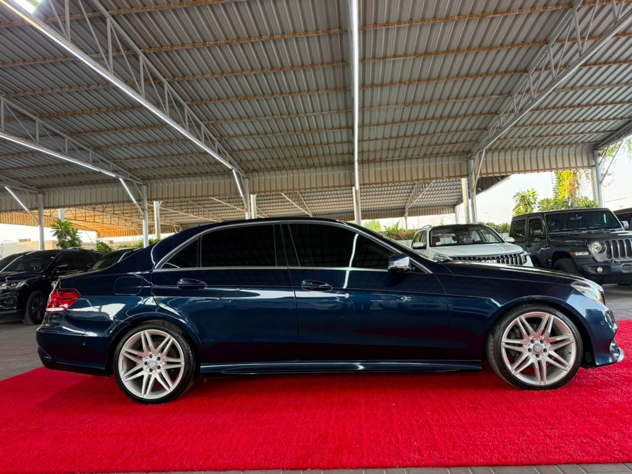 مرسيدس بنز E300 AVANTGARDE SPORT
