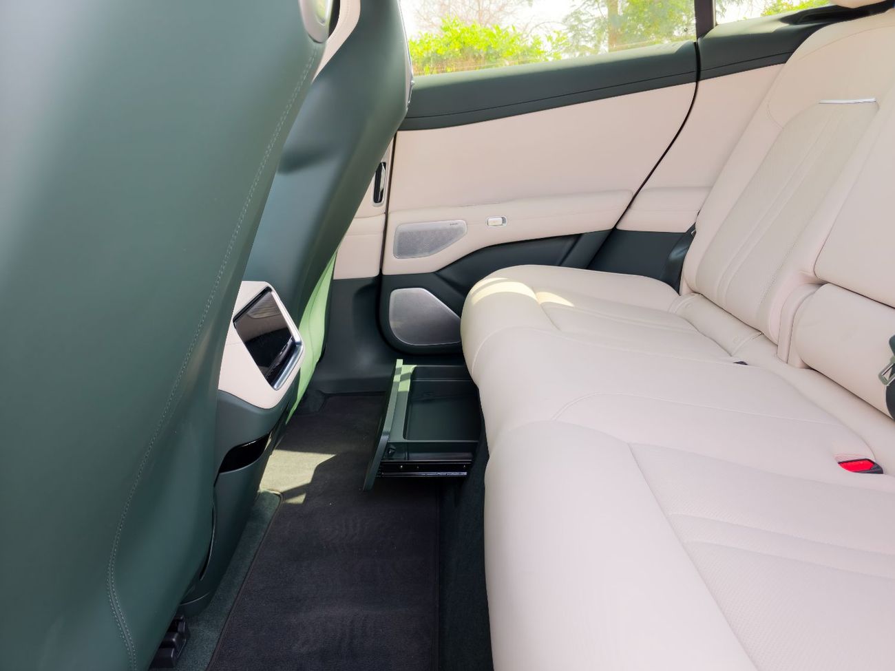 شاومى YU7 Xiaomi  Max YU7 2025 - With Master Account - Panorama - 21" Alloy Wheels - EVS Warranty