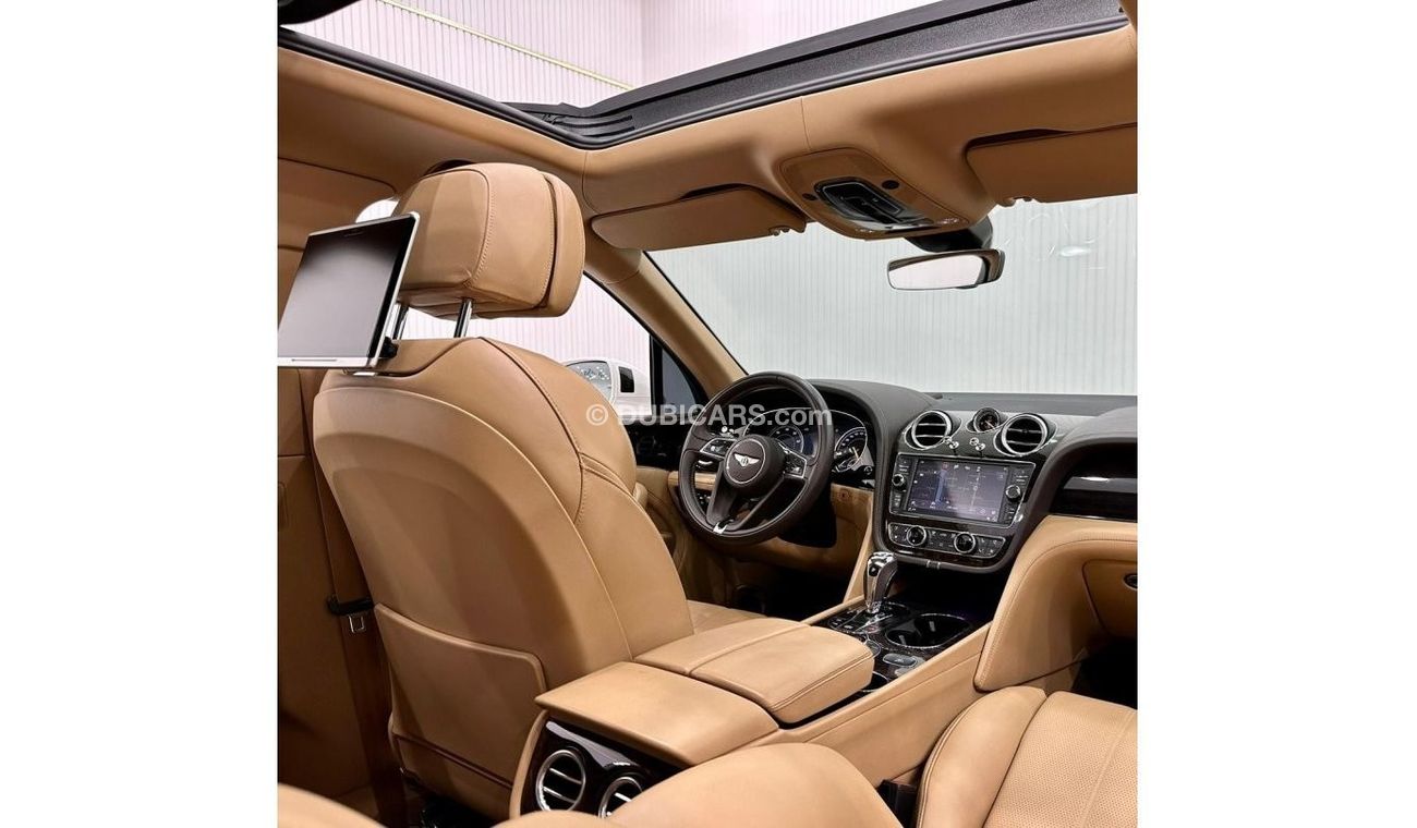Bentley Bentayga 2019 Bentley Bentayga V8, March 2024 Bentley Warranty, Full Bentley Service History, GCC