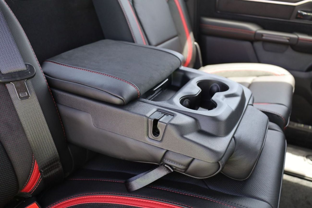 رام 1500 3.0L RHO TWIN TURBO PETROL AUTOMATIC TRANSMISSION ( ONLY FOR RE-EXPORT