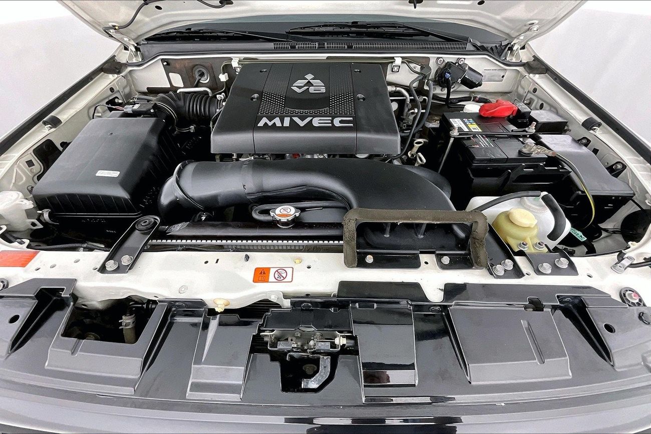 ميتسوبيشي باجيرو Signature Edition | شامل الضمان | 0 ﺪﻔﻋﺓ ﺃﻮﻟﻯ