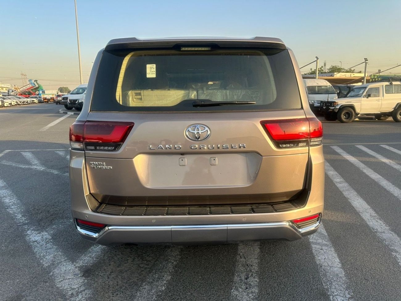 تويوتا لاند كروزر GXR 3.5L