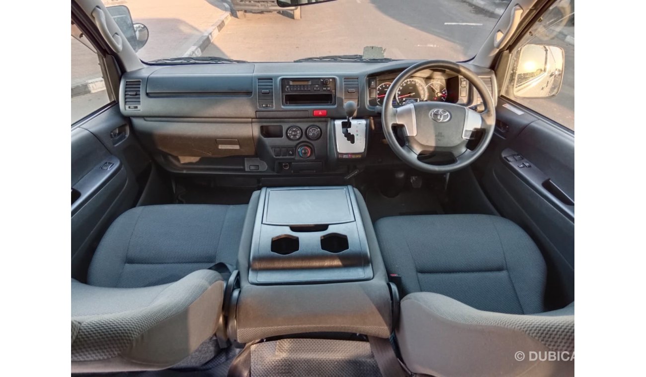 تويوتا هاياس TOYOTA HIACE  RIGHT HAND DRIVE (PM1185)