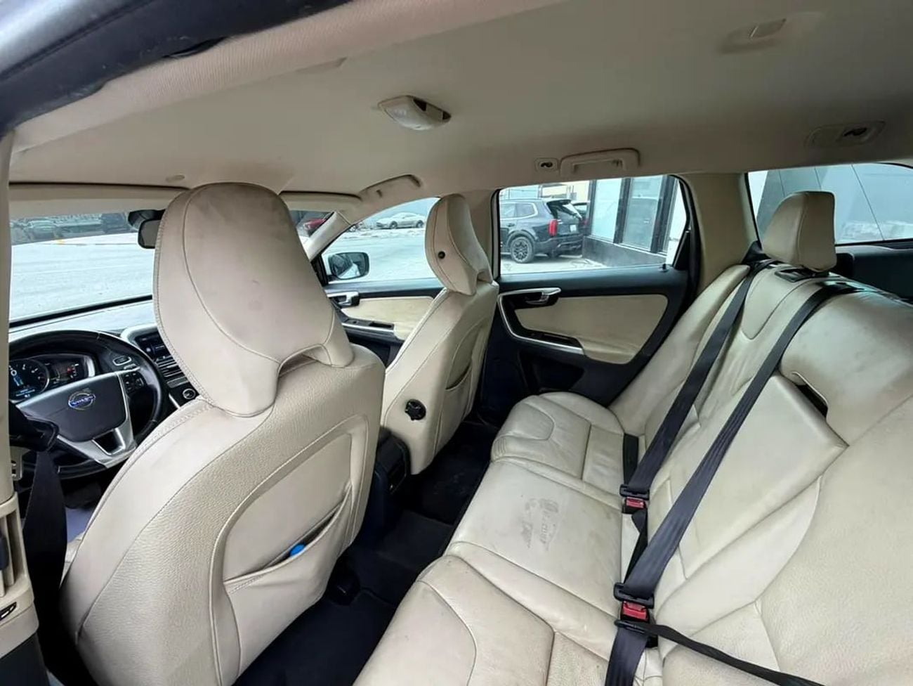 فولفو XC 60 Momentum 2.0L