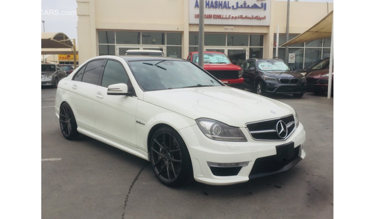 مرسيدس بنز C 63 AMG مرسيدس C63AMG موديل 2012 السياره حاله الوكاله من الداخل والخارج فل اوبشن صبغه الوكاله