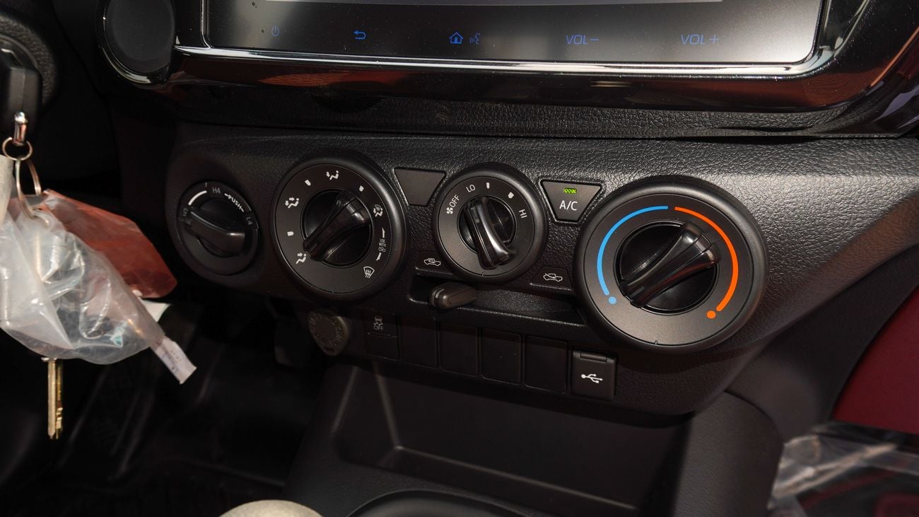 Toyota Hilux 2.7L 4WD Single Cabin M/T