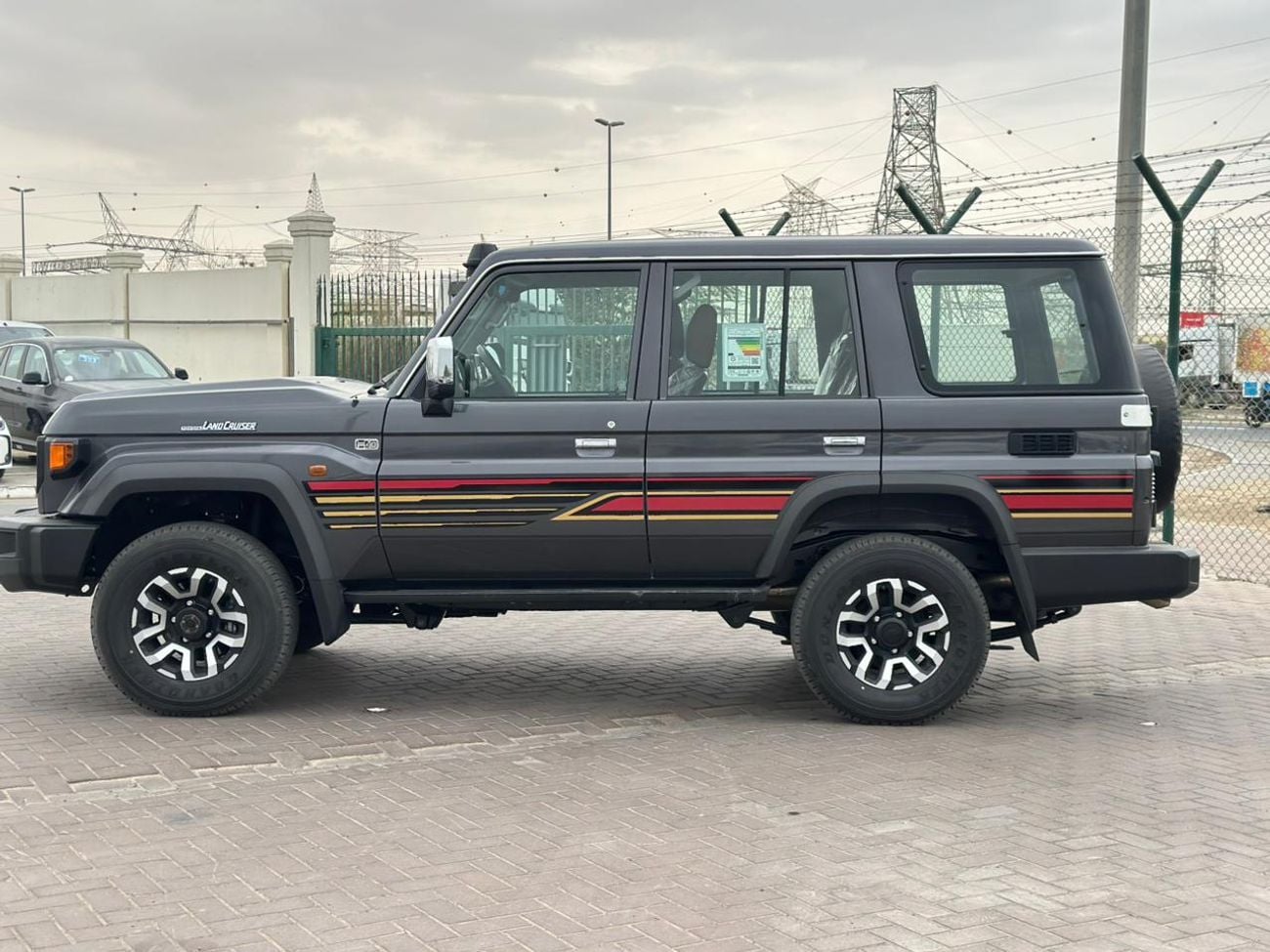 تويوتا لاند كروزر 70 LC76 DX DX 4.0L A/T
