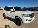تويوتا لاند كروزر Diesel 4.5 Liter Right Hand Drive SAHARA Sunroof Cool Box Leather Power Seats