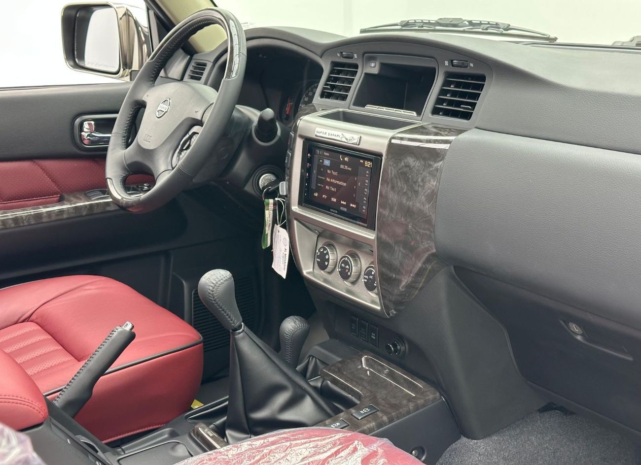 Nissan Patrol Super Safari 2024 Nissan Patrol Super Safari Al Ostoura, 2029 Agency Warranty, Agency FSH, GCC