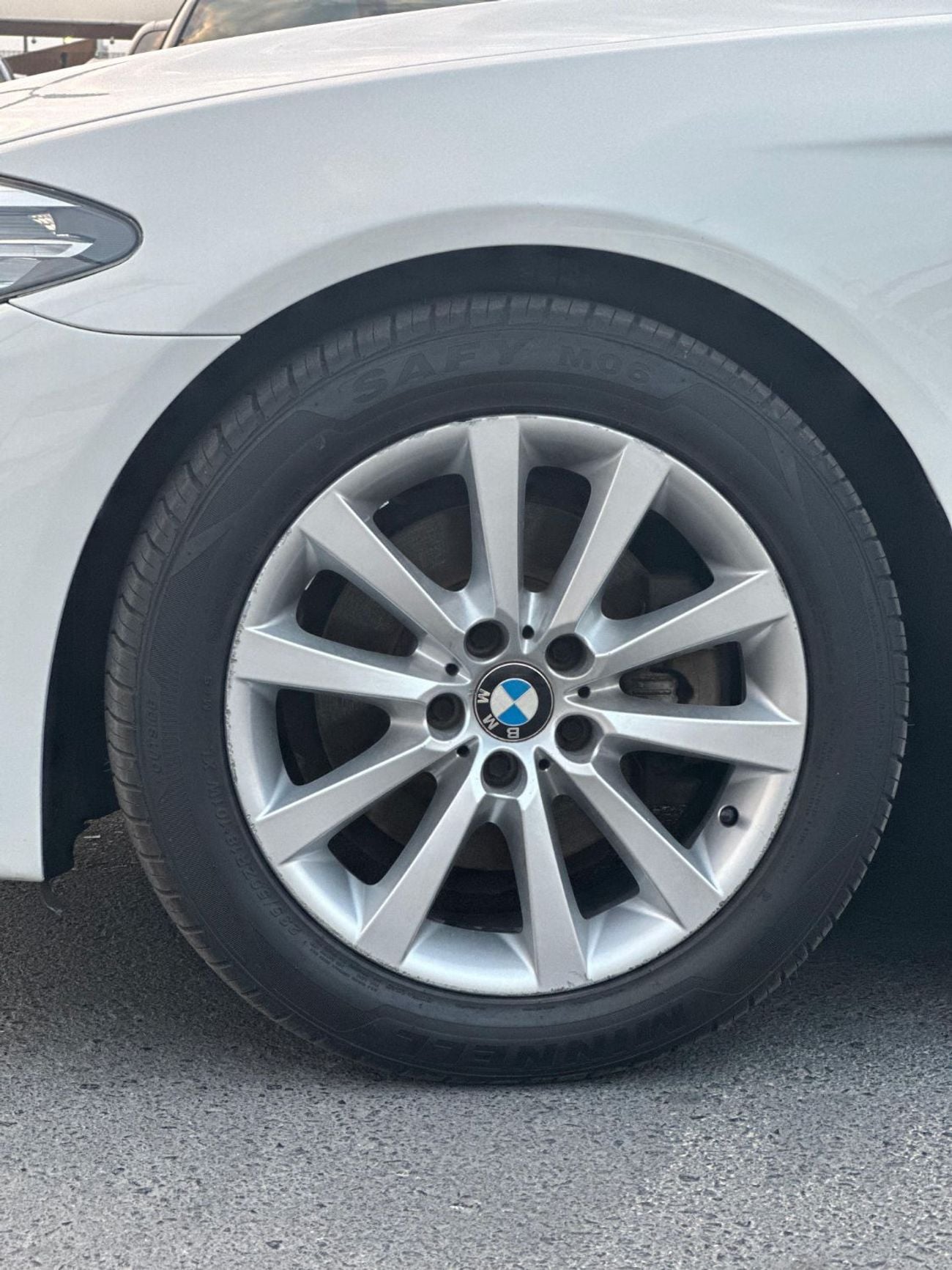 بي أم دبليو 520i