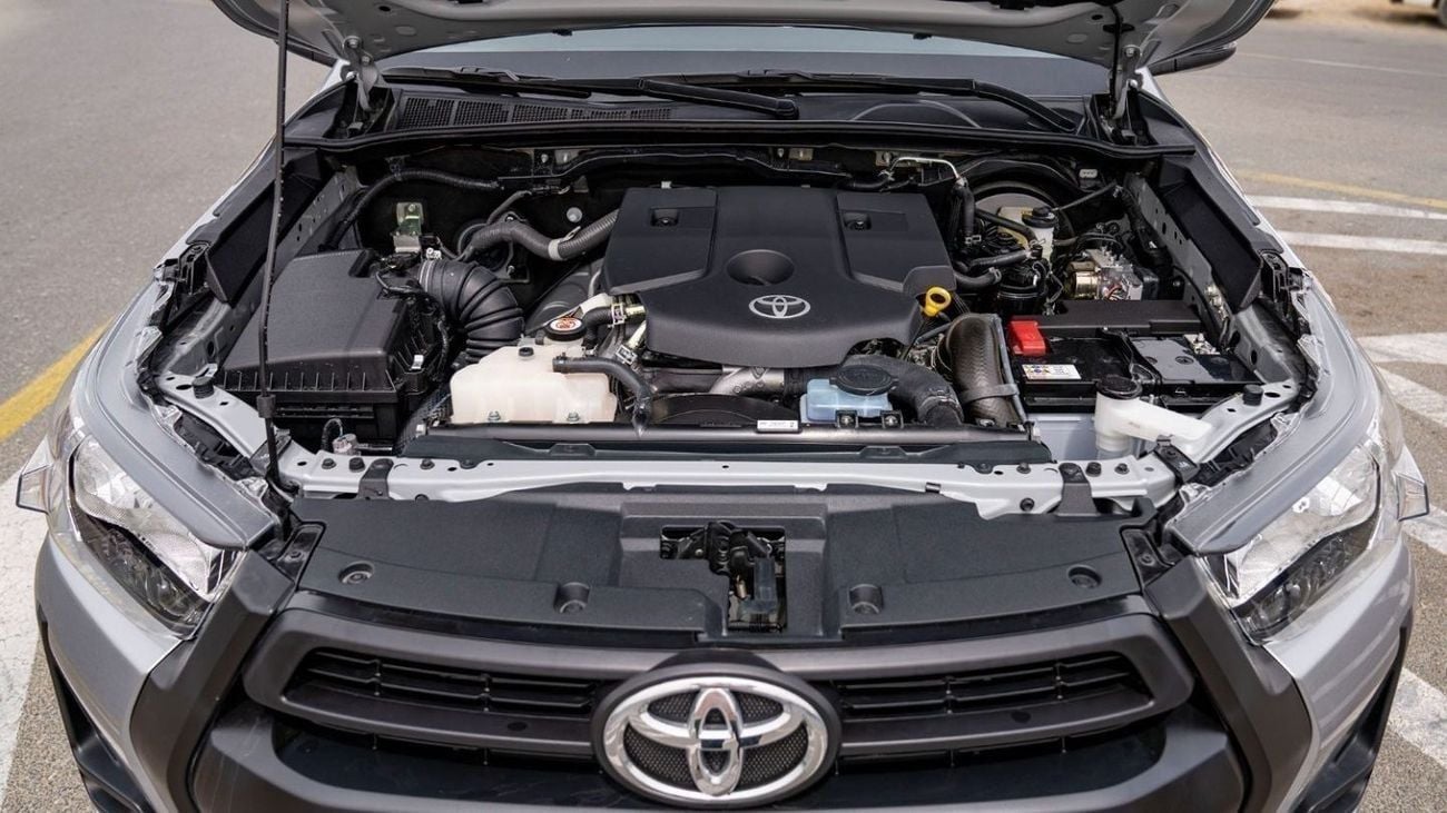 Toyota Hilux GL Hilux SR5 2.4 Diesel mid option MT2025