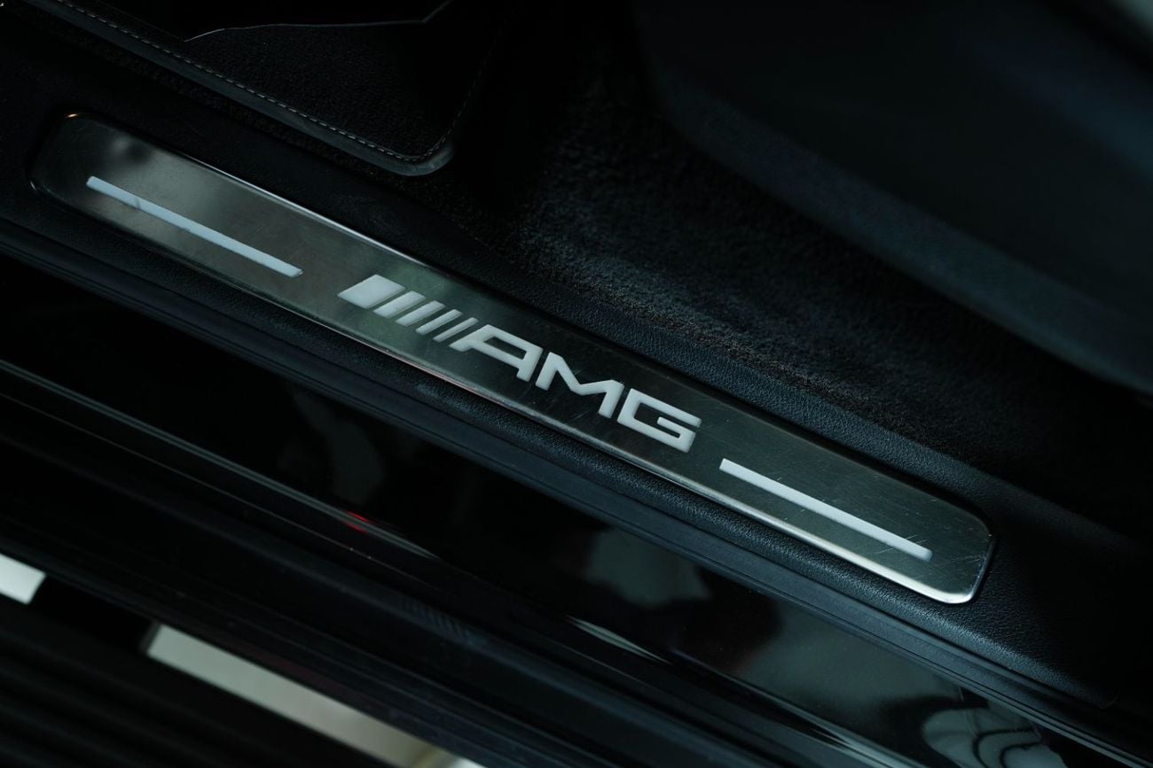Mercedes Benz G63 AMG STD Full Carbon - GCC - Mercedes Service contract - High Spec Vehicle