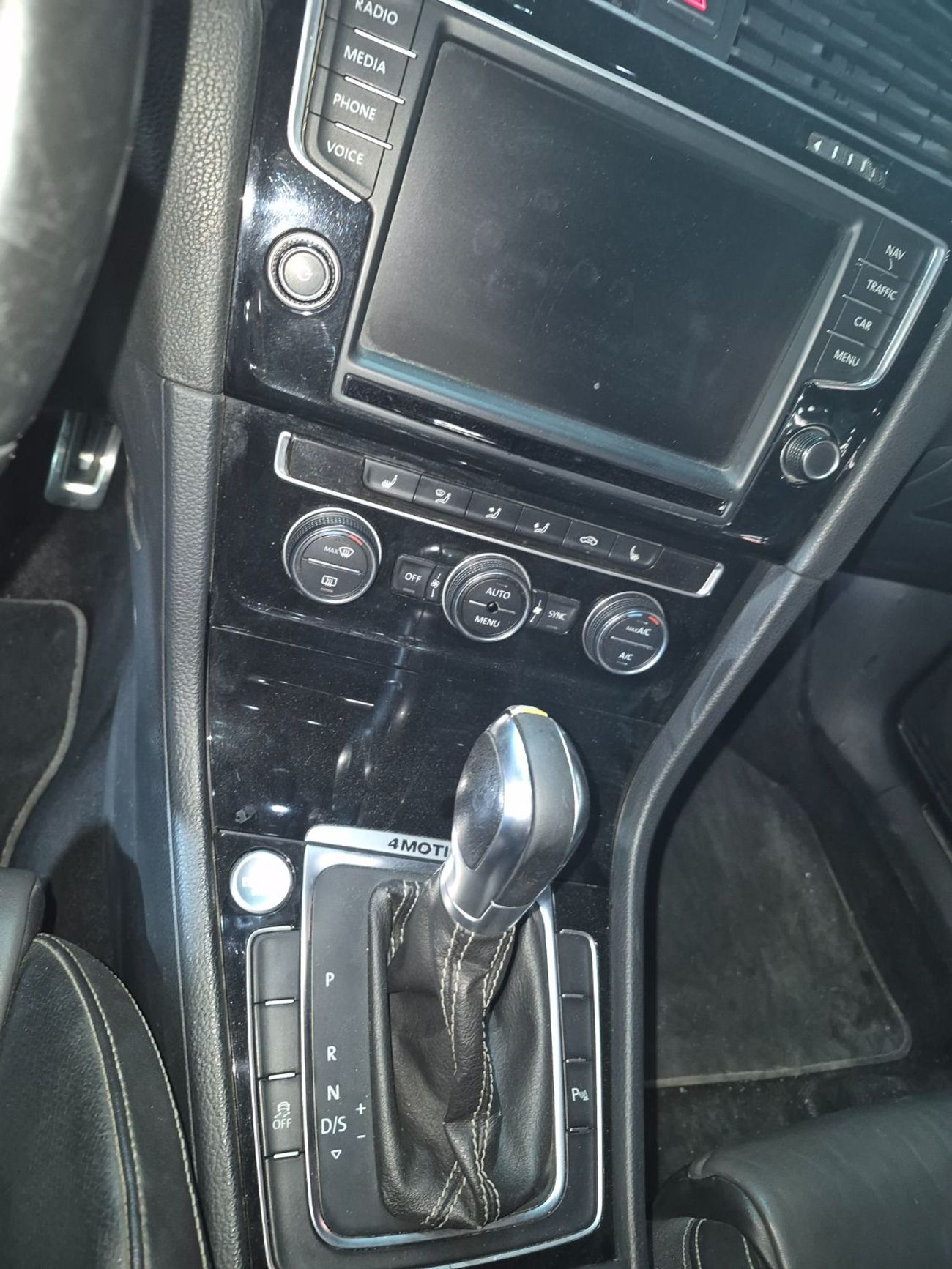 فولكس واجن جولف ار