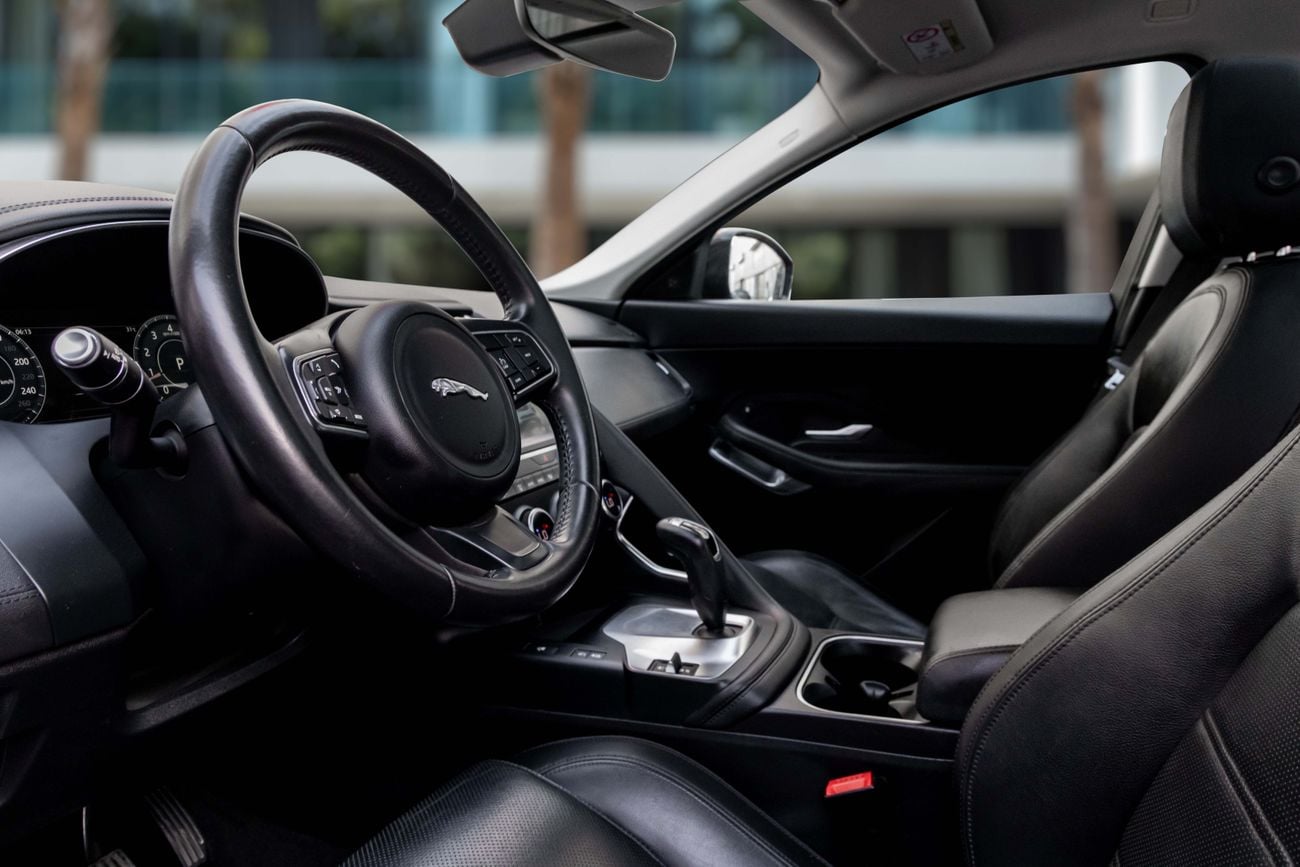 جاكوار E Pace R-DYNAMIC S P200 E-Pace R-Dynamic S | 1,371 P.M | 0% Downpayment | FULL OPTION!