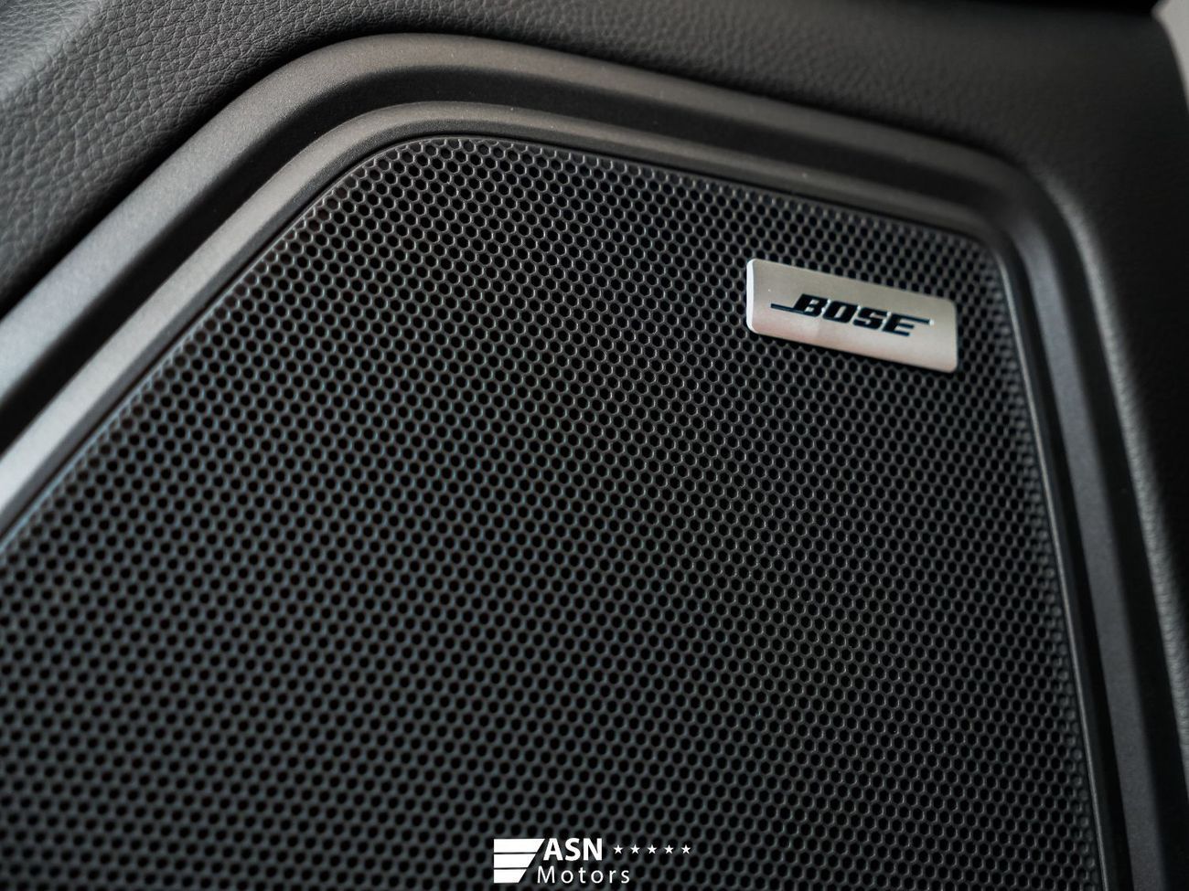 بورش ماكان Pursuing Dreams Edition 2025 2.0 Turbo (Export Price)