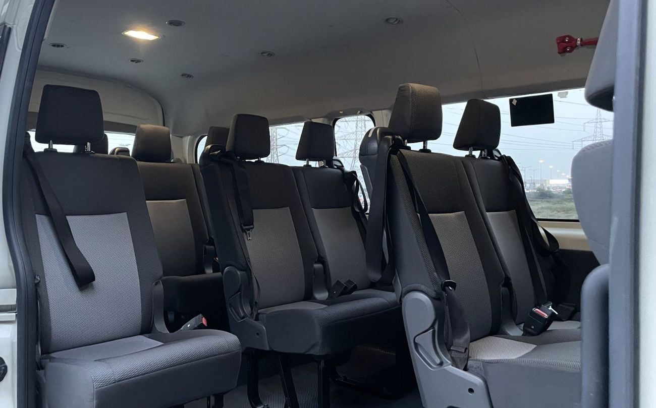 Toyota Hiace GL ACCIDENTS FREE - GCC - V6 - HIGHROOF - PERFECT CONDITION INSIDE OUT