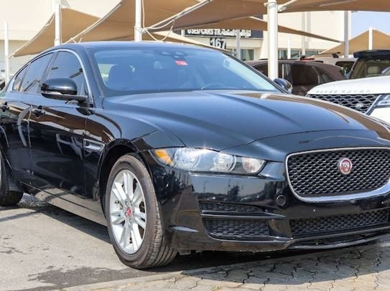 جاكوار XE R-Dynamic Black 2.0L (250 HP)